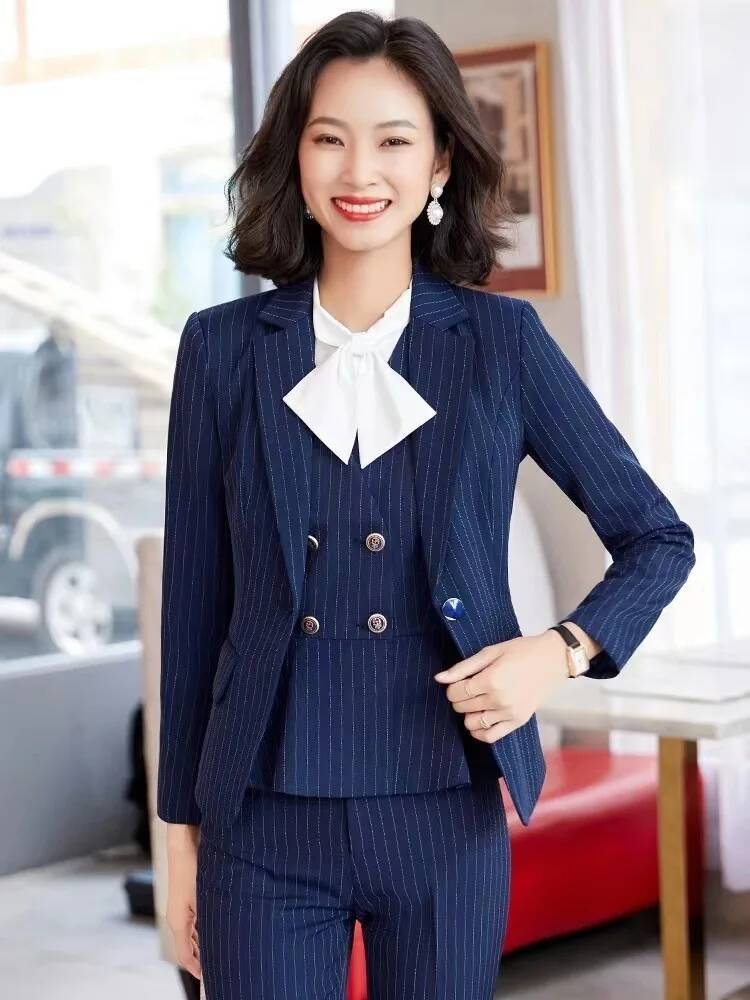 Women Formal Wear With Blazer - Modne garnitury w paski dla kobiet,